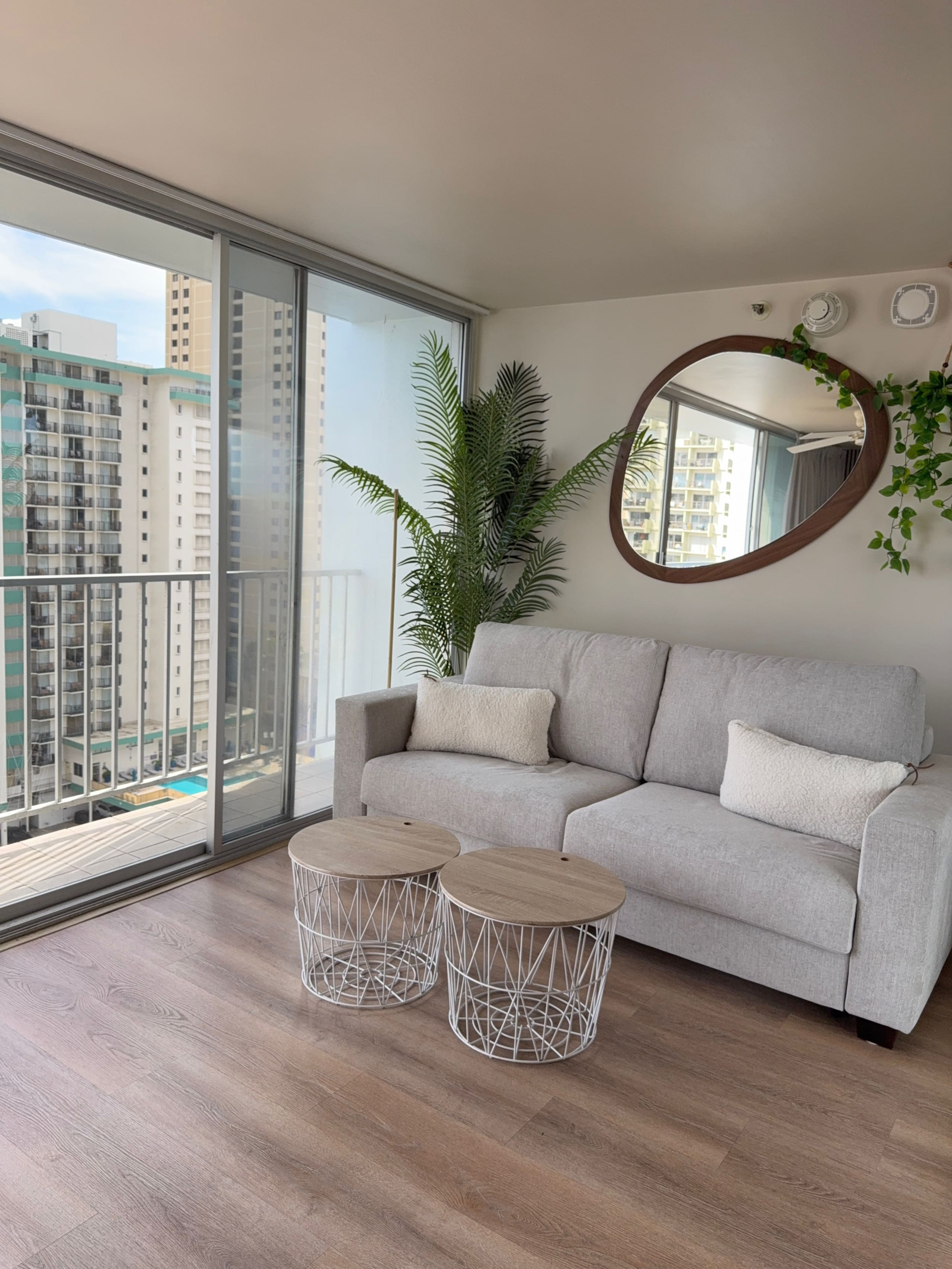 Home in Honolulu · ★4.92 · 1 bedroom · 2 beds · 1 private bath - Image 3