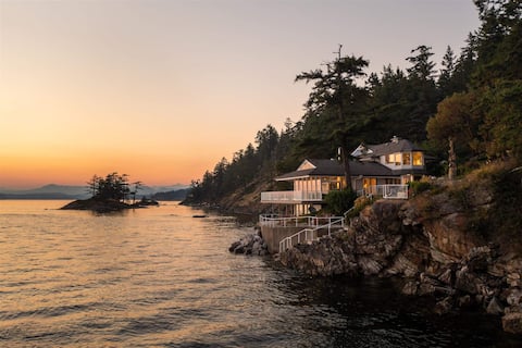 Villa Sol — Private Oceanfront w/ Sauna + Hot Tub