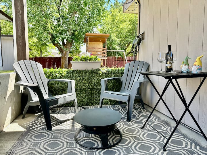 2br Suite | Golf, Biking, Wineries & Lake Life - Kelowna