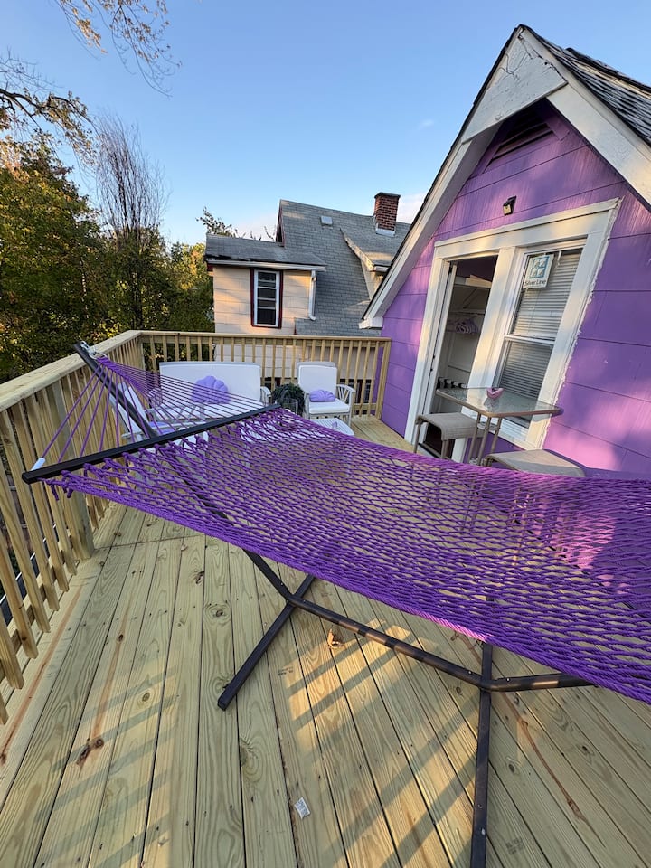 Purple Haus - Game room w/ pool table, poker table - Houses for