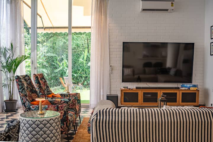 Living room image 10
