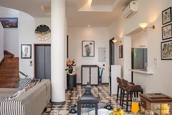 Living room image 2