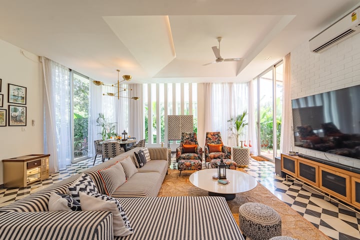 Living room image 9