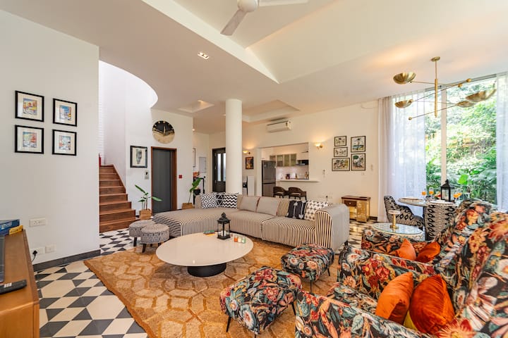 Living room image 4