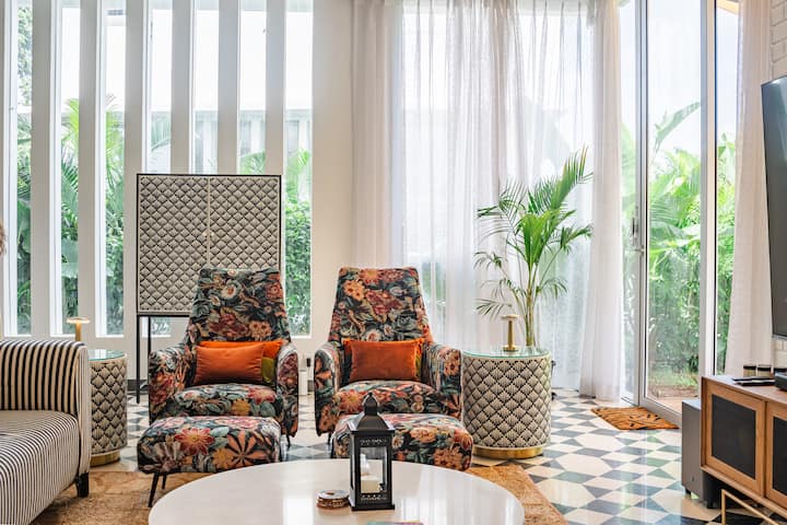 Living room image 11