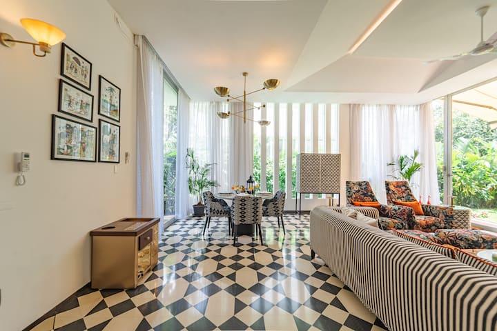 Living room image 6