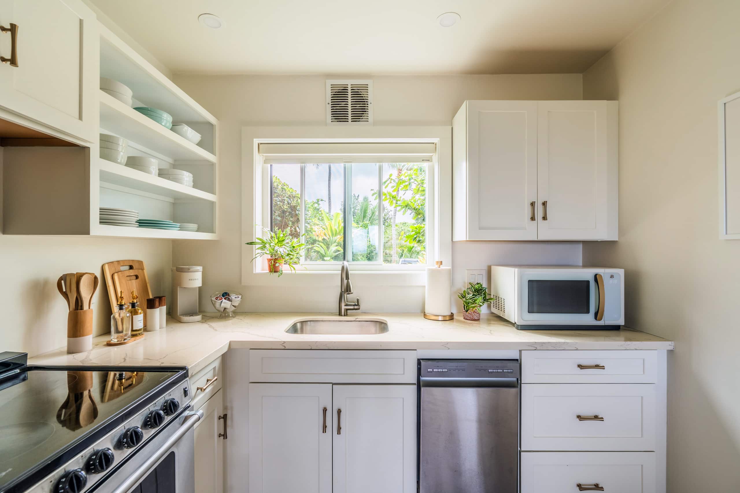 Condo in Princeville · ★4.96 · 1 bedroom · 2 beds · 1 bath - Image 10