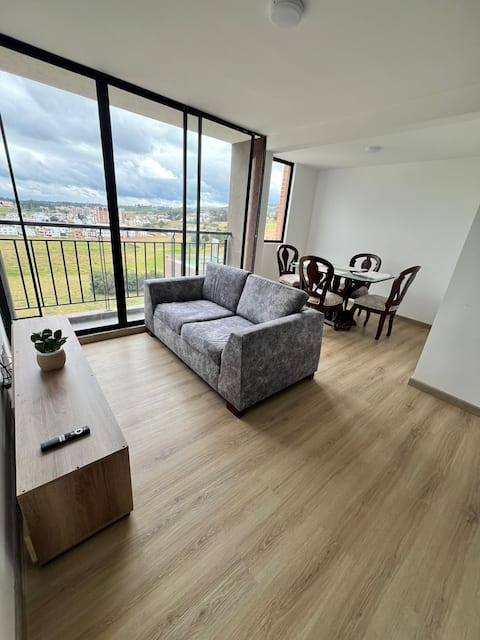 Comfortable full apartment with a view-close to VIVA