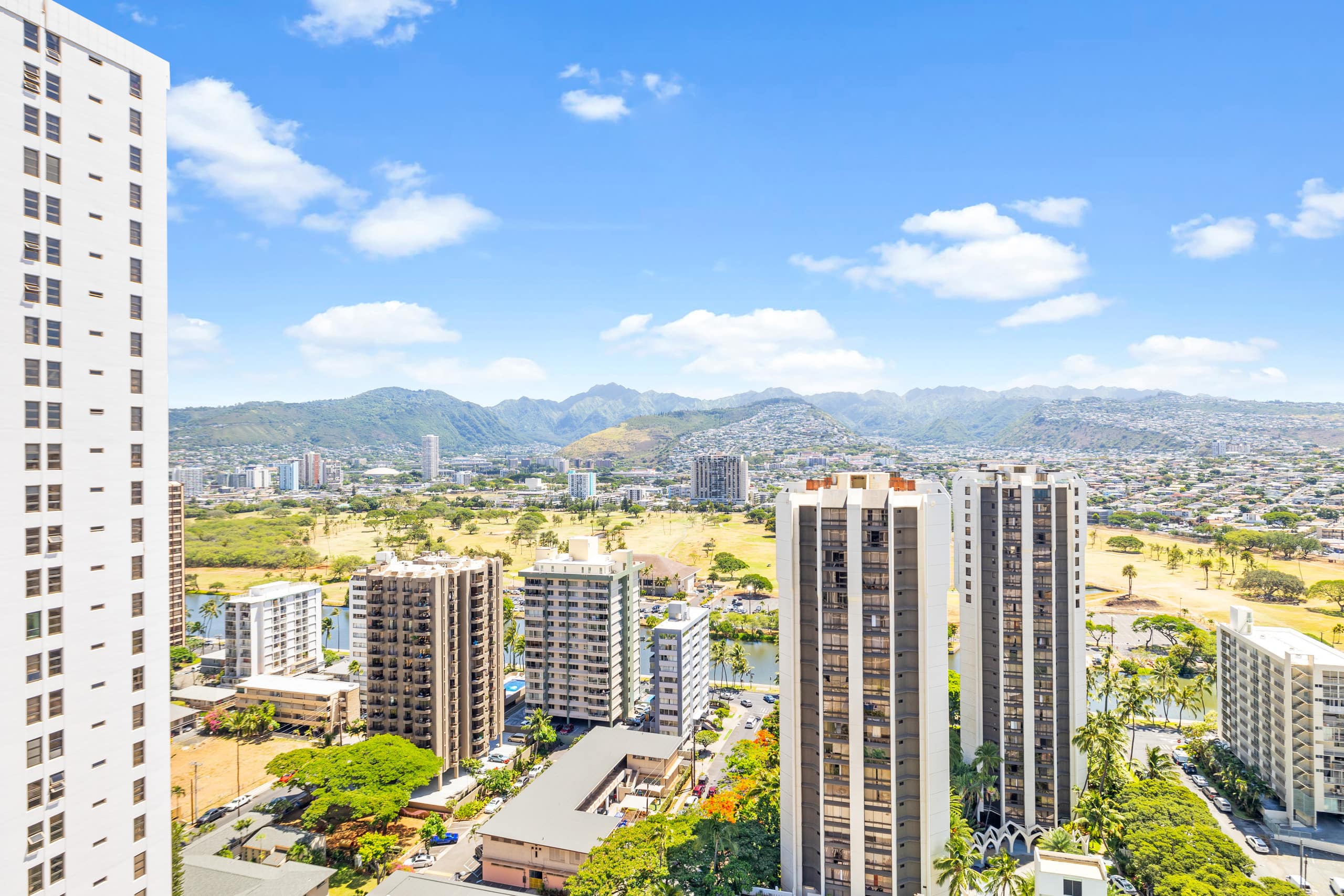 Condo in Honolulu · ★4.76 · 1 bedroom · 2 beds · 1 private bath - Image 26