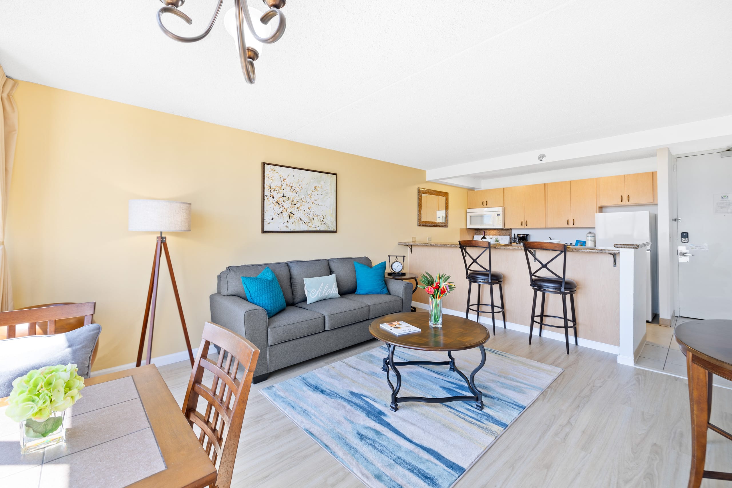 Condo in Honolulu · ★4.76 · 1 bedroom · 2 beds · 1 private bath - Image 12