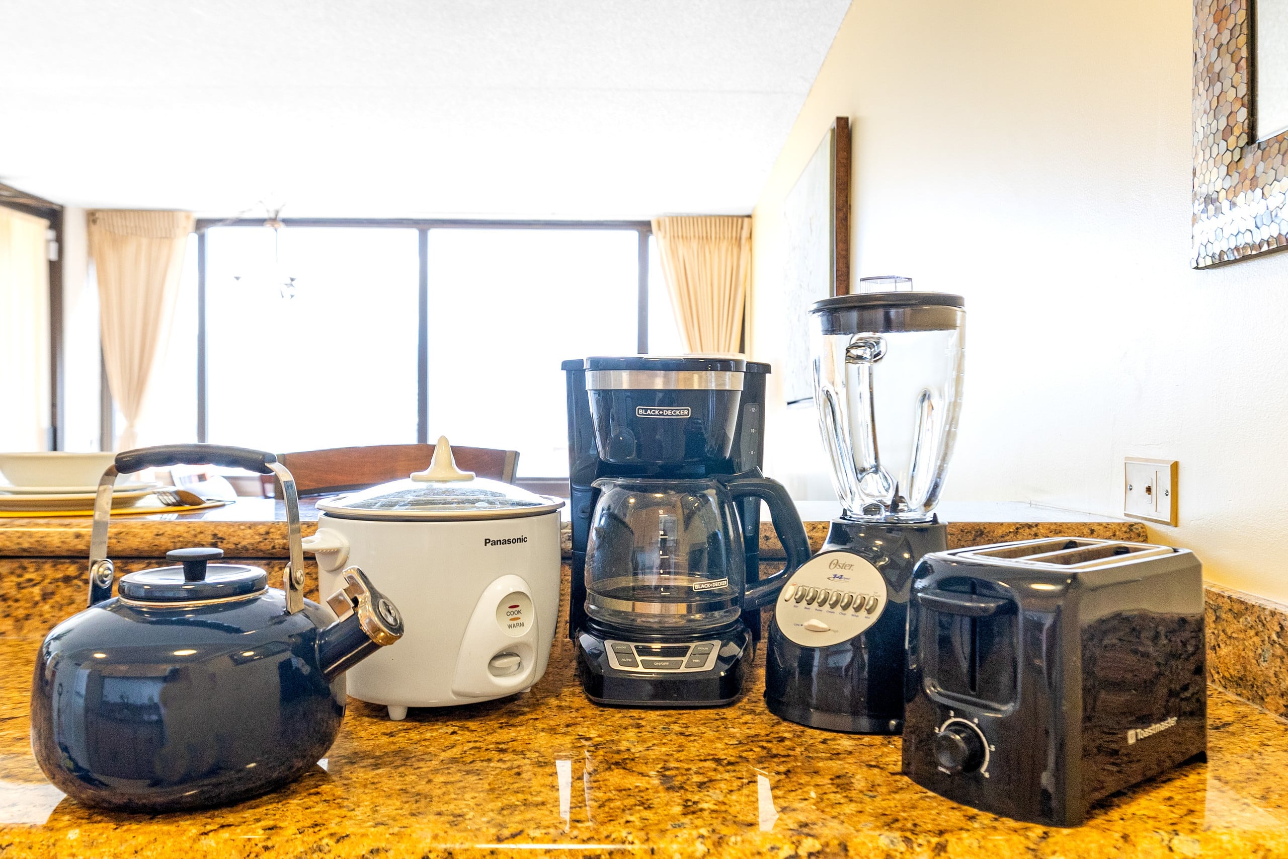 Condo in Honolulu · ★4.76 · 1 bedroom · 2 beds · 1 private bath - Image 18