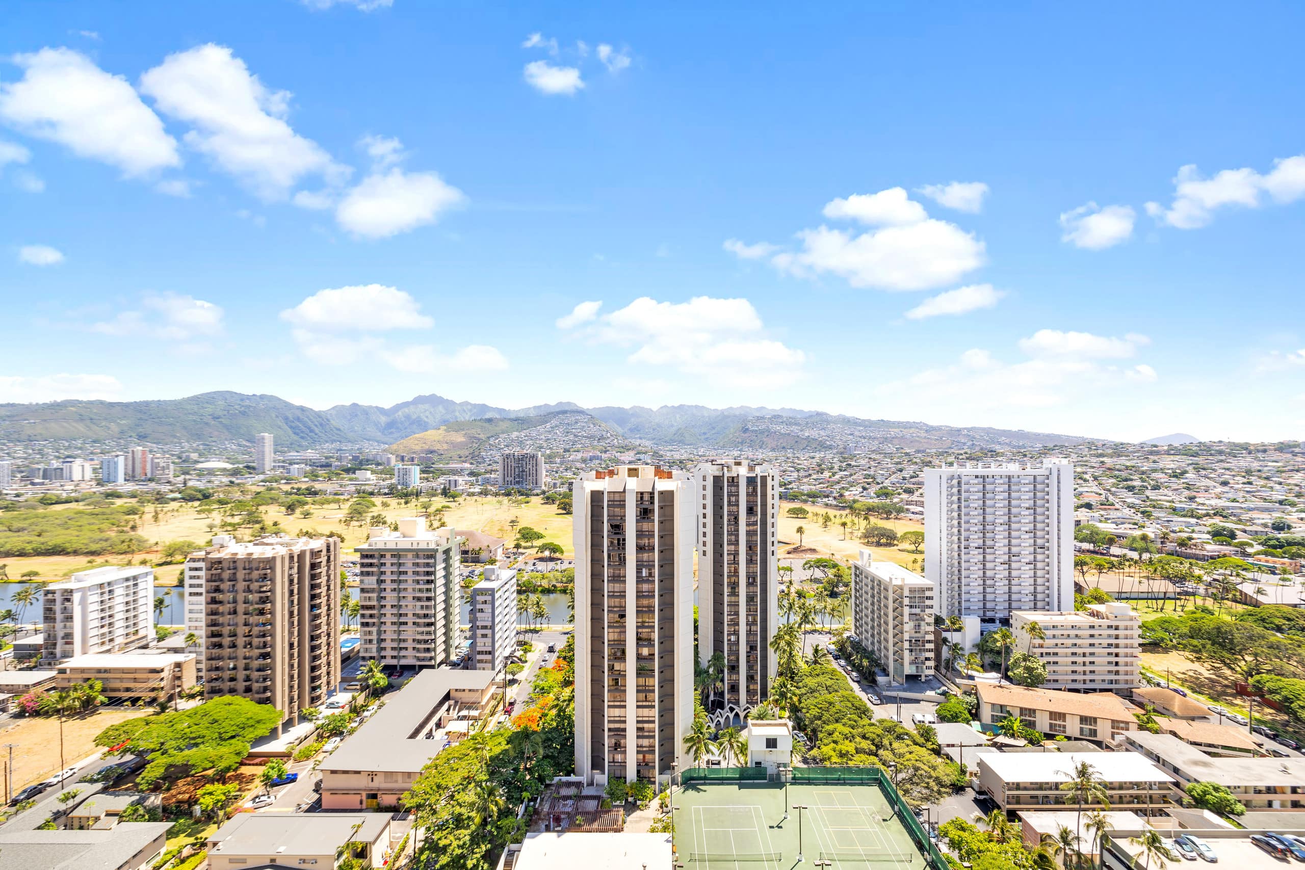 Condo in Honolulu · ★4.76 · 1 bedroom · 2 beds · 1 private bath - Image 24