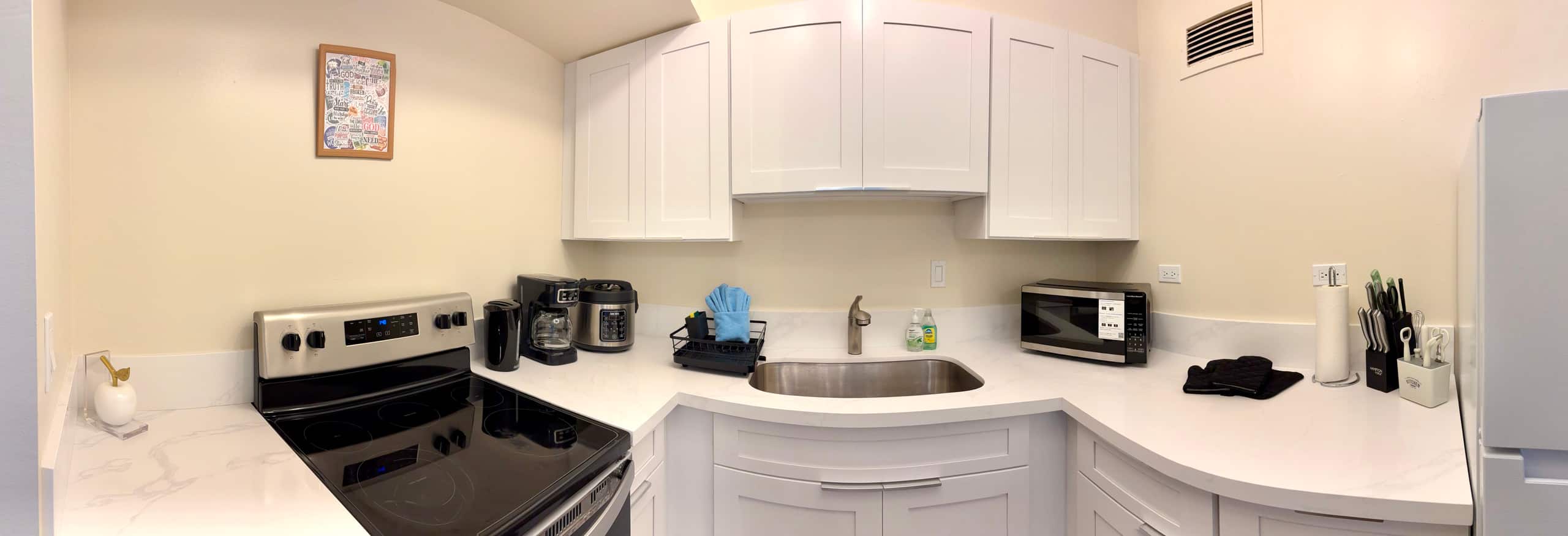 NEW One Bedroom in Waikiki/Kitchen/Pool/Wi-Fi/AC - Image 6