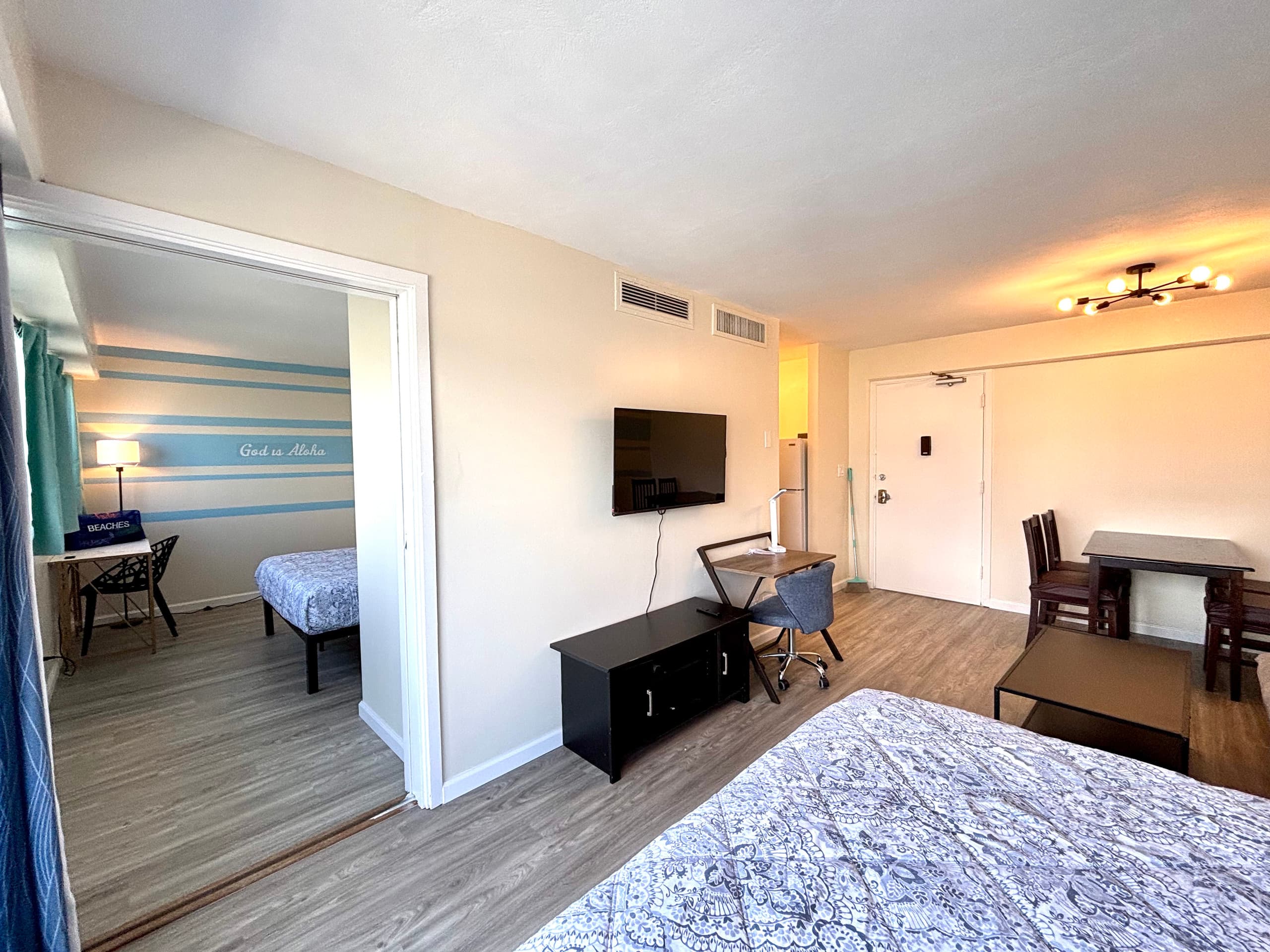 NEW One Bedroom in Waikiki/Kitchen/Pool/Wi-Fi/AC - Image 13