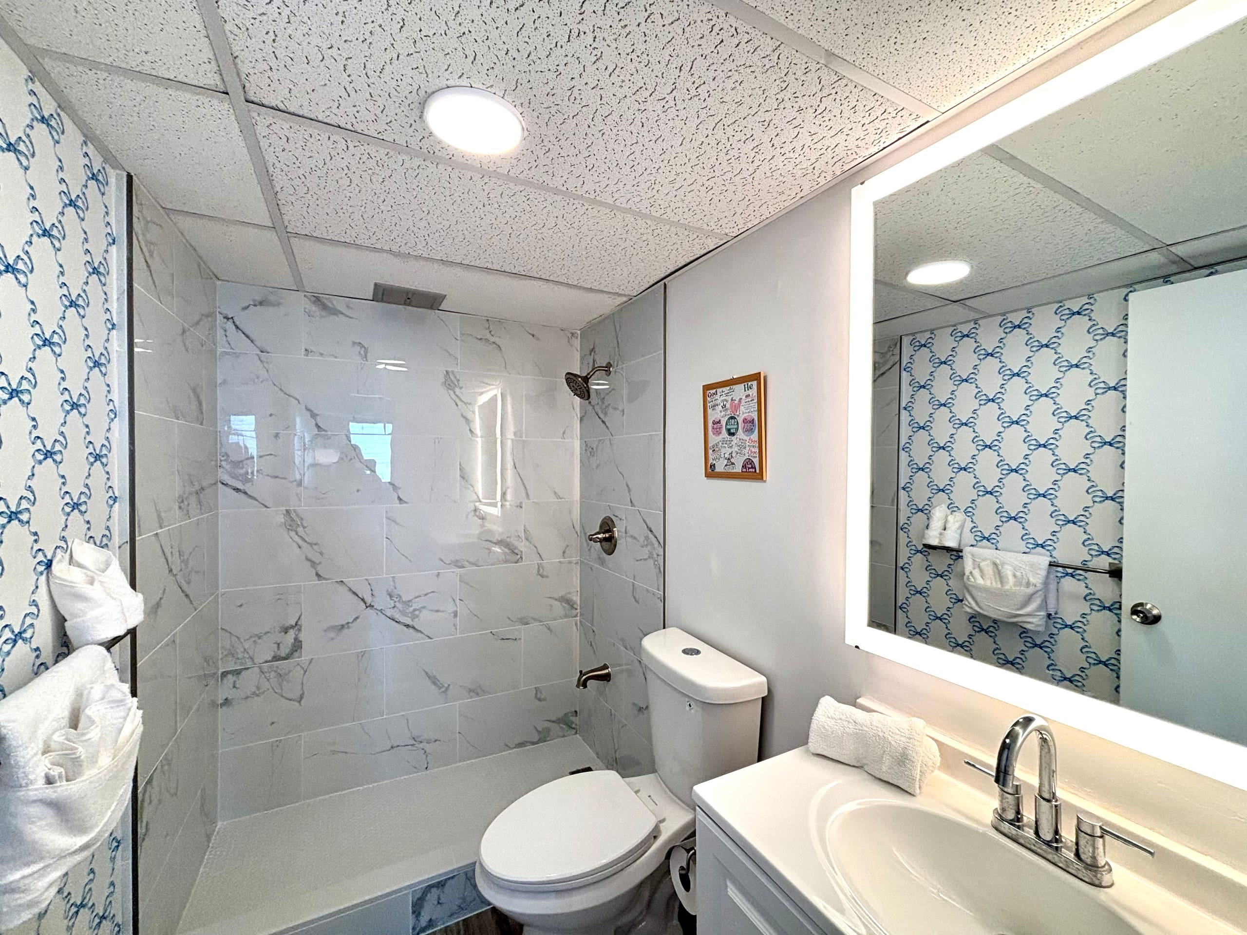 NEW One Bedroom in Waikiki/Kitchen/Pool/Wi-Fi/AC - Image 30