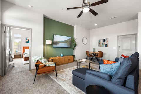 Popular Airbnb listing: Upscale Comfort | Near Downtown + Airport in Montopolis