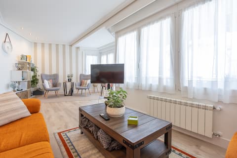 Propiedad de Airbnb exitosa: Ideal apartment for two families near the beach en Zarautz