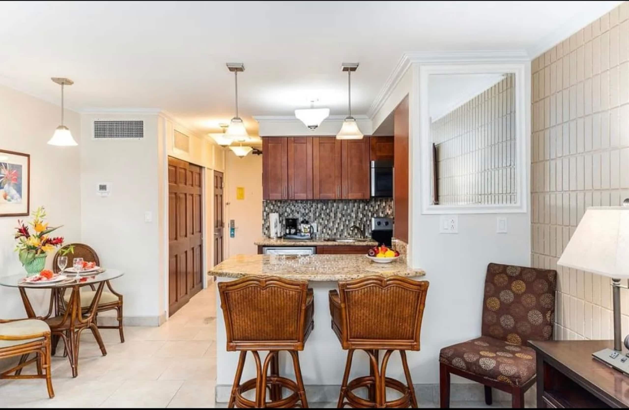Steps To The Beach- Mountain Views- Lahaina Studio - Image 5
