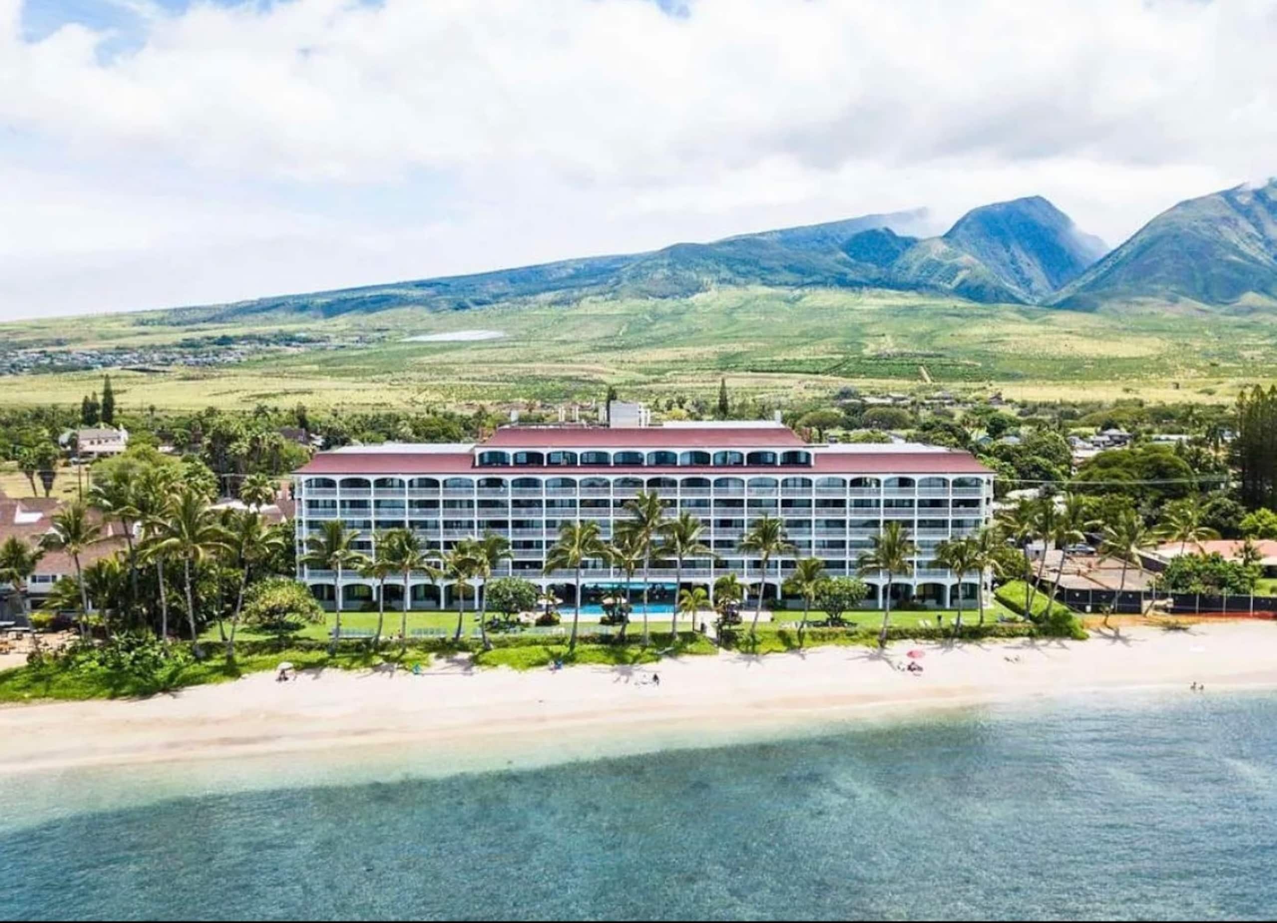 Steps To The Beach- Mountain Views- Lahaina Studio - Image 13