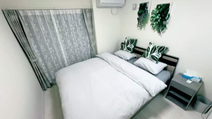 ダブルベッド幅は160cm 