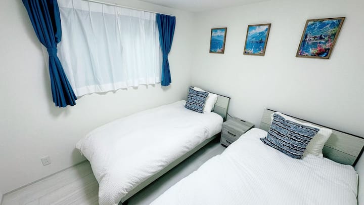 มีเตียงเดี่ยวสองเตียง