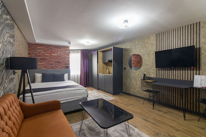 Spacious And Modern Family Room For 4 In Maltepe - Estambul