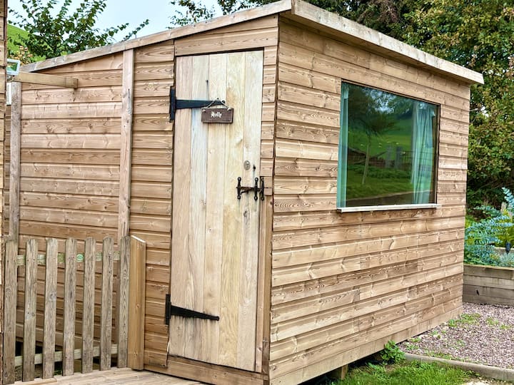 Holly Cabin – Soulful Country Escape & Hot Tub - Bridgnorth
