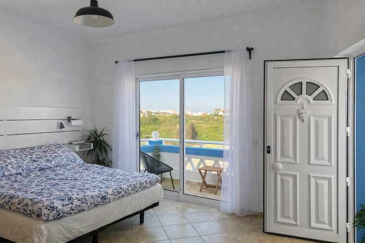 Sunrise Studio Pool & Balcony Walk To Sagres Beach - Sagres