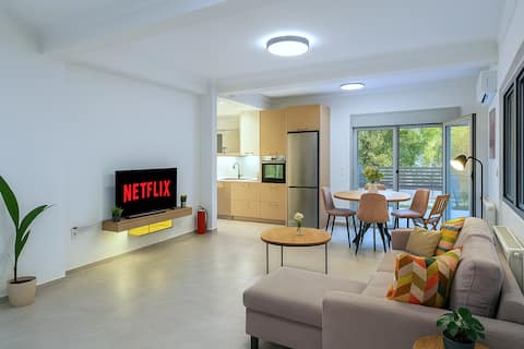 Athens City Escape | Easy Access to Coast & Marina