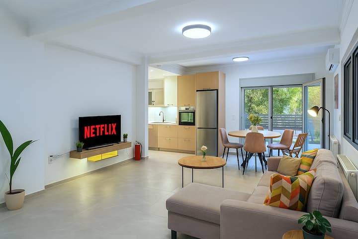 Athens City Escape | Easy Access to Coast & Marina