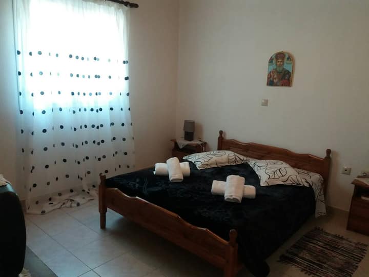 Dormitorio luminoso y espacioso