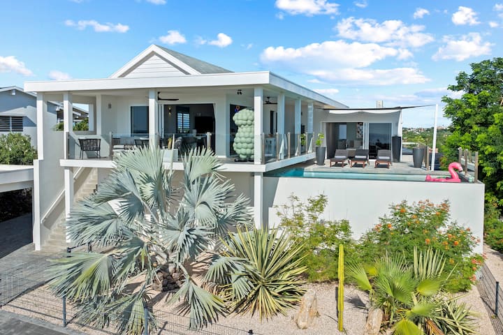 Villa Scoop – Your Seaview Artsy Escape In Curaçao - Curaçao