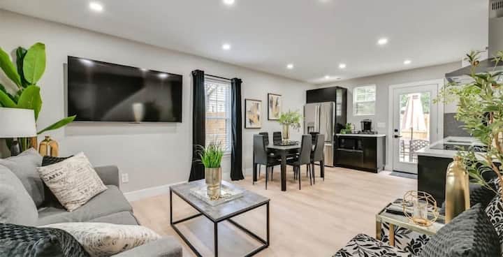 Modern Clt Retreat: Game Room + Near Uptown & Stad - Charlotte, NC