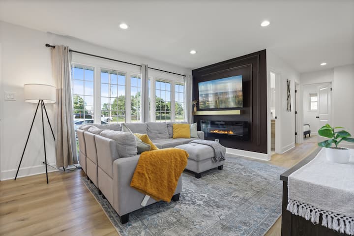Modern 4br Retreat | Quiet Area, Fast City Access - Skokie, IL