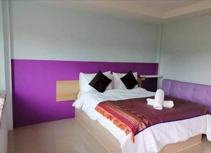 บ้านกำแพงเพชร | Ingmhok Suanphueng Resort - Suan Phueng District