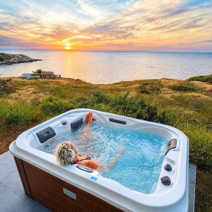 Sea View Apartment With Jacuzzi & Sunsets - Girne