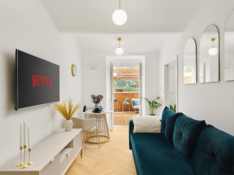 Top performing Airbnb: Karlín - COZY Terrace Apt with private Sauna&BBQ in Praha 8