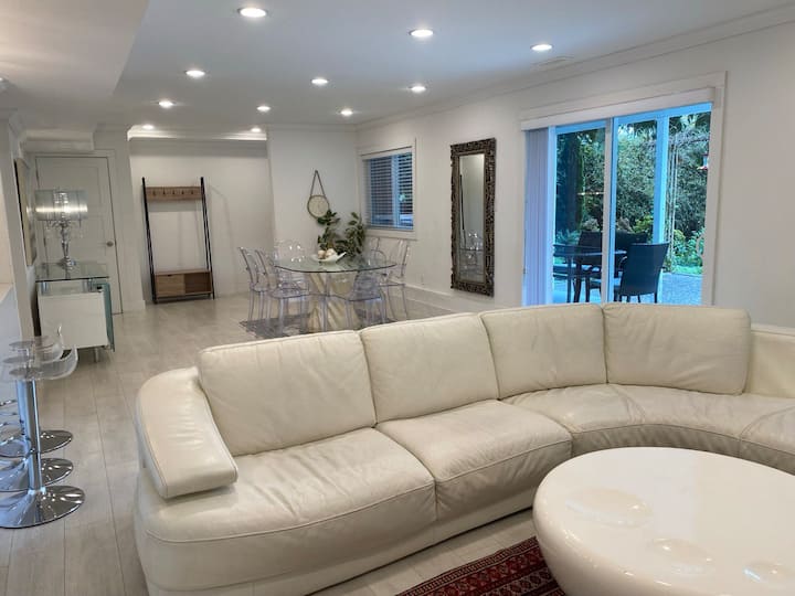 Spacious Guest Suite/garden Suite - Maple Ridge