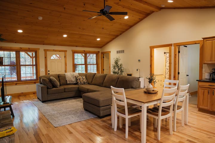 Wood Lane Cottage - Morgantown, PA