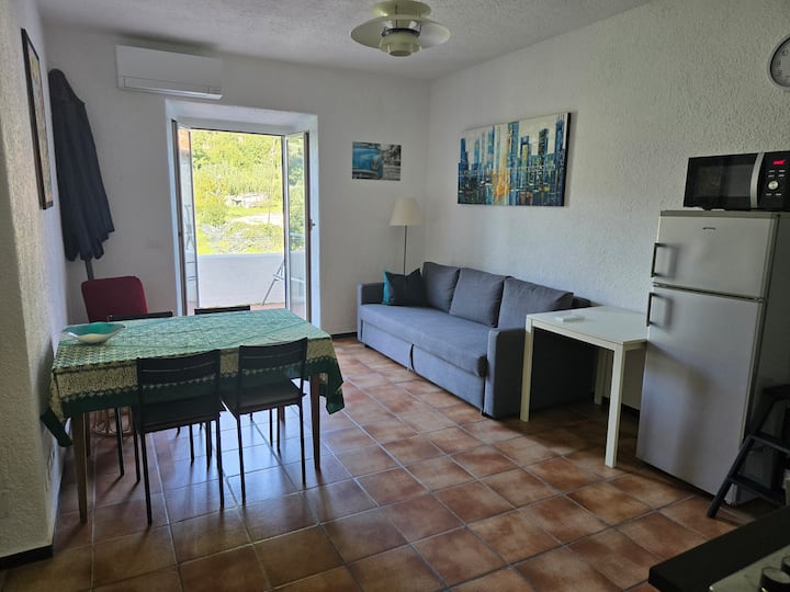 Verzi 19, Strand Og Bjerge - Loano