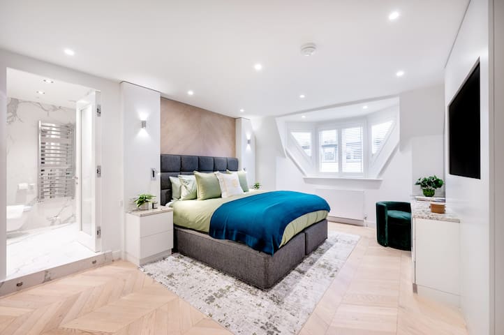 The Opera House Penthouse with Terraces