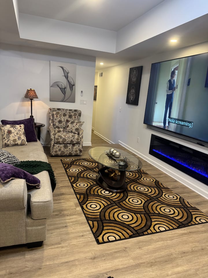 Lovely, Warm, Stylish Apartment - 캔턴