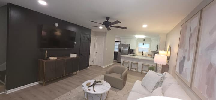 Cozy Home Away From Home! - Tuscaloosa, AL