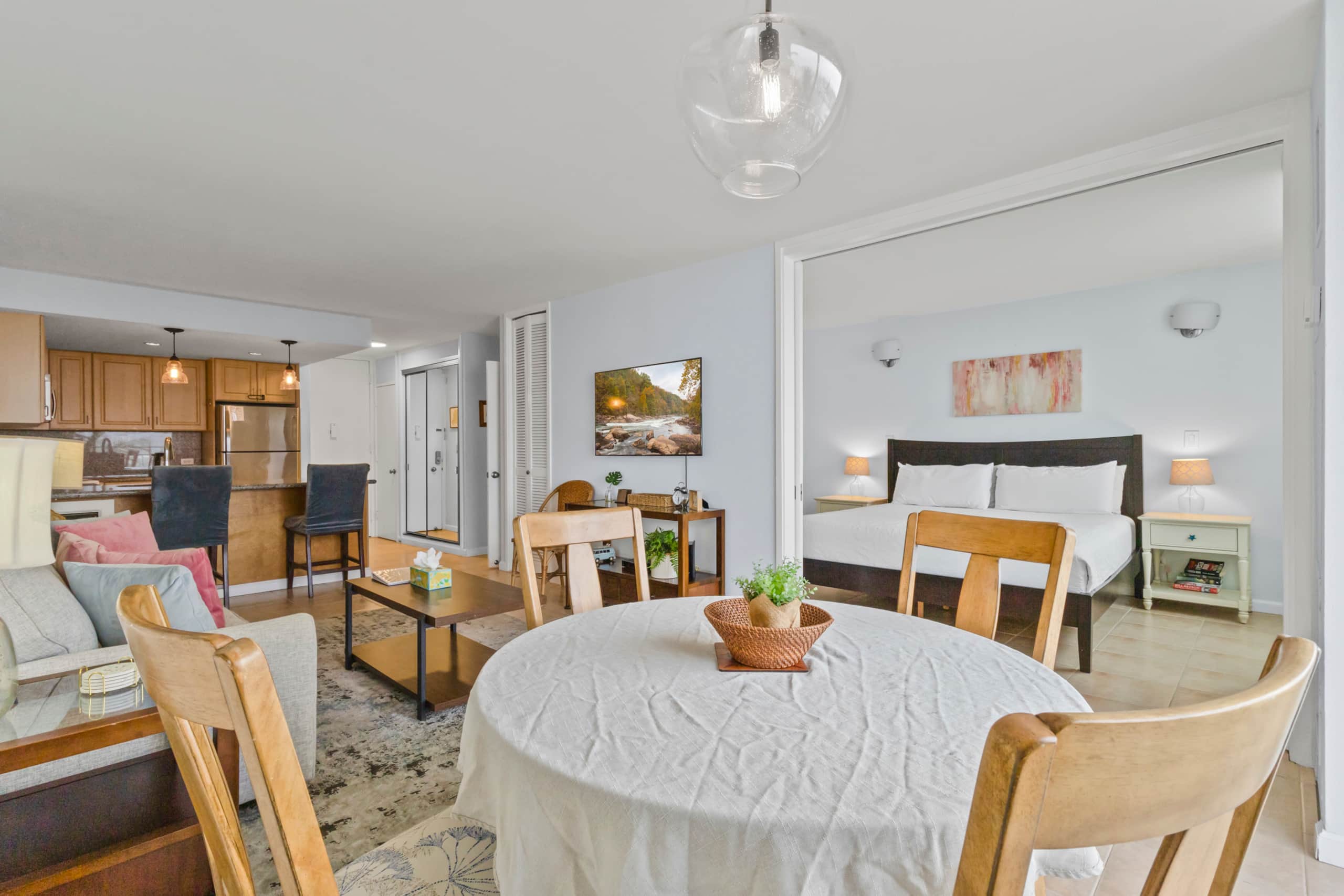 Condo in Honolulu · ★5.0 · 1 bedroom · 2 beds · 1 bath - Image 11
