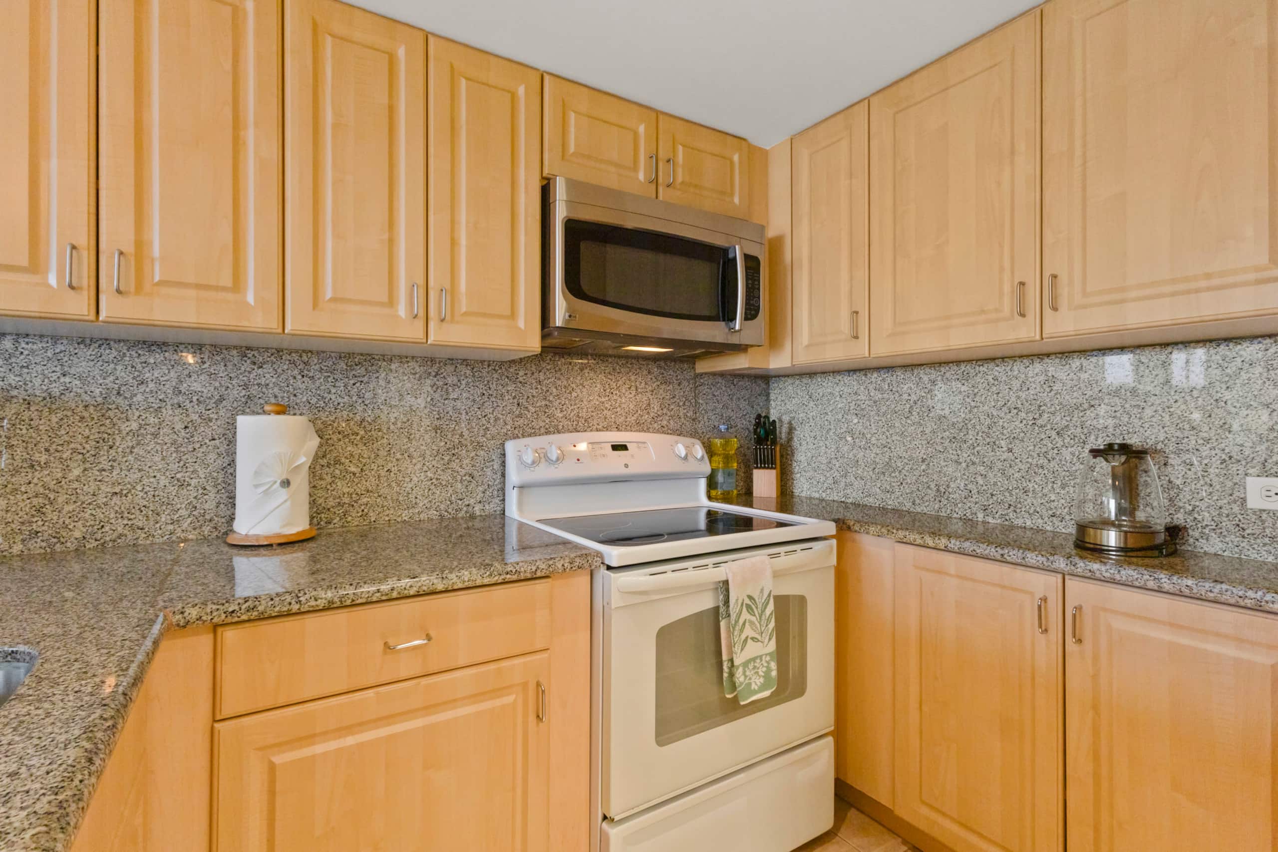 Condo in Honolulu · ★5.0 · 1 bedroom · 2 beds · 1 bath - Image 7