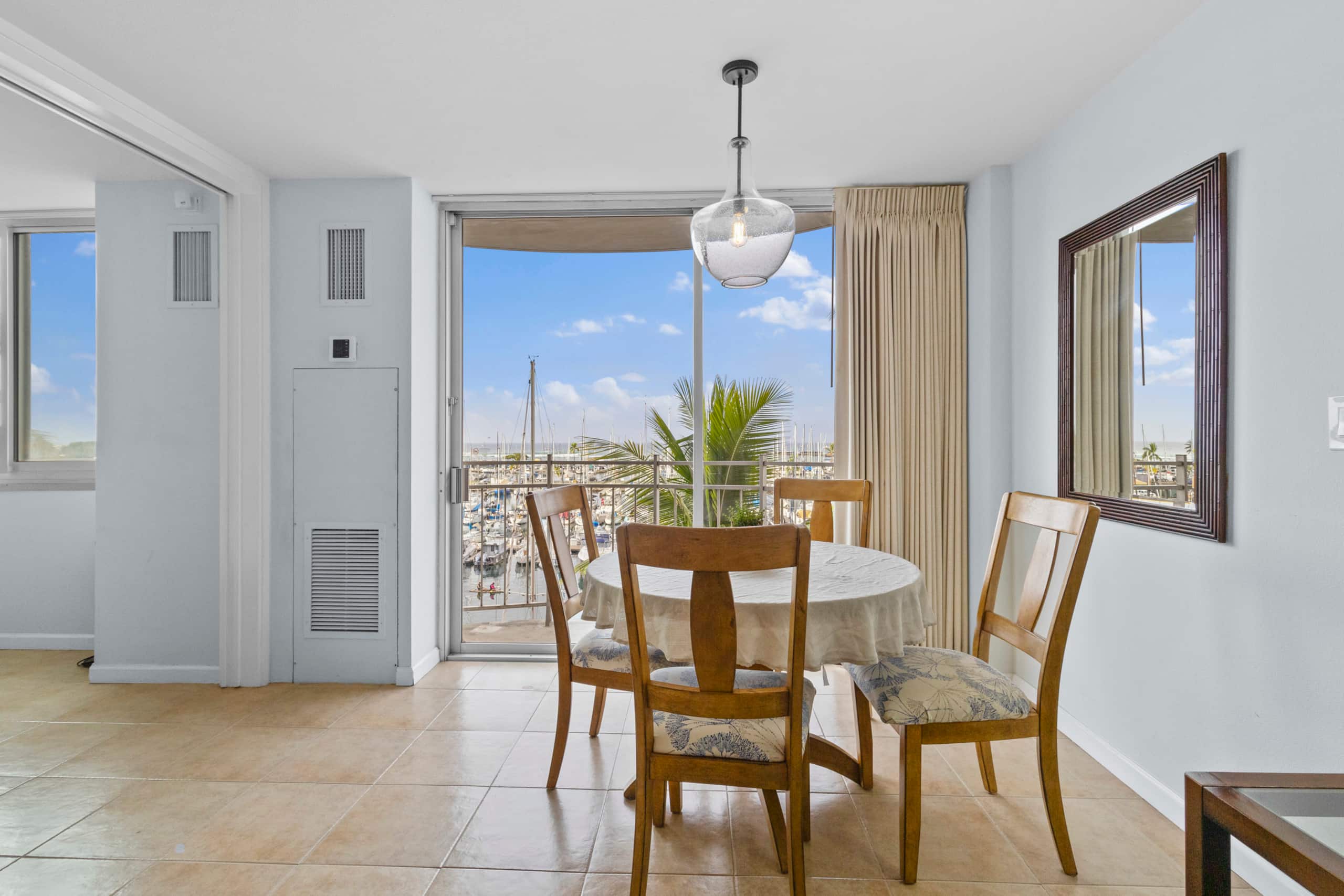 Condo in Honolulu · ★5.0 · 1 bedroom · 2 beds · 1 bath - Image 10