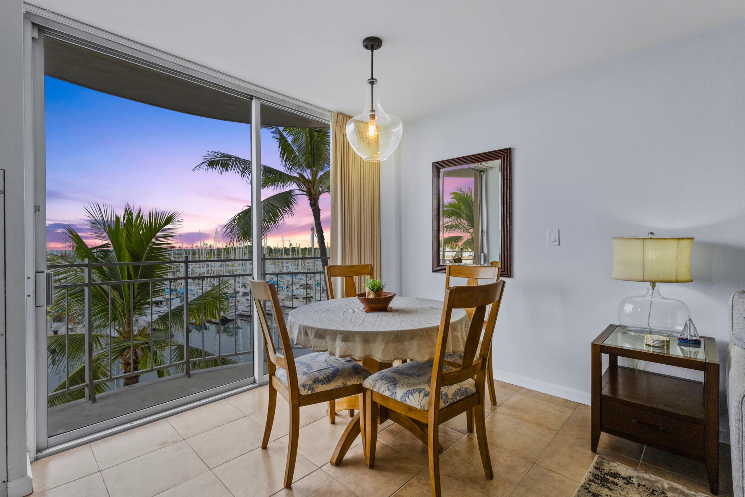 Condo in Honolulu · ★5.0 · 1 bedroom · 2 beds · 1 bath - Image 12