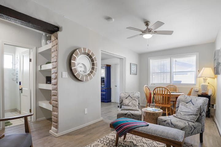 Cozy King Suite "B" Near Downtown & Farmers Market - Mesilla Valley Bosque State Park, Las Cruces