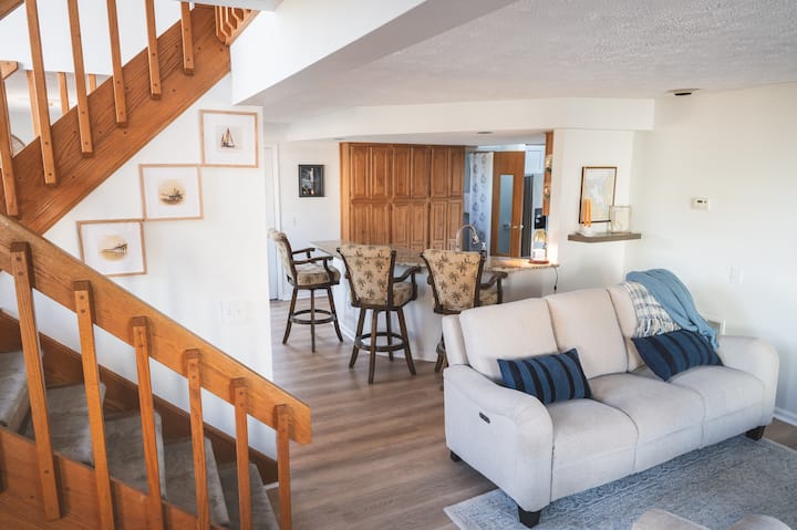 Cozy Coastal Cottage - Sodus Point, NY