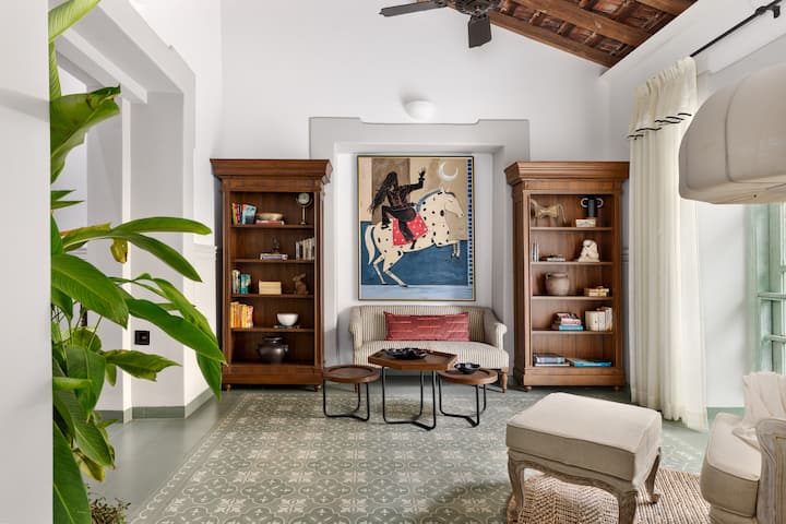 Living room image 5